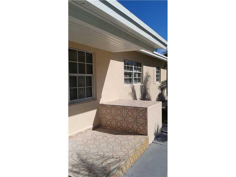 9 52 41 MYRTLE GROVE - Residential Lease