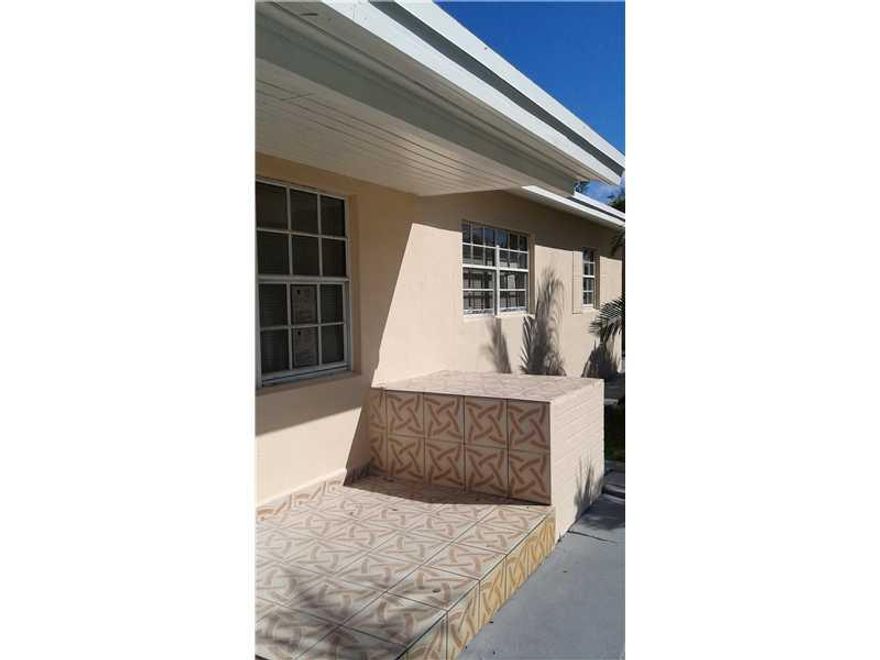 Beautiful 3/1 in Miami. Freshly Painted interior walls. Newly placed kitchen cabinets with easy to clean coutner tops. Updated Bathroom fixtures. Beautiful tile floor throughout the property. Fenced home.