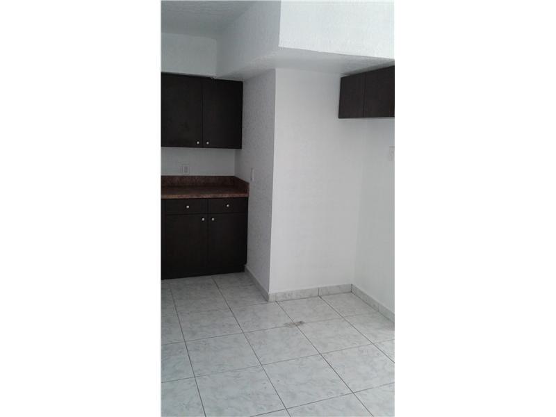 9 52 41 MYRTLE GROVE - Residential Lease