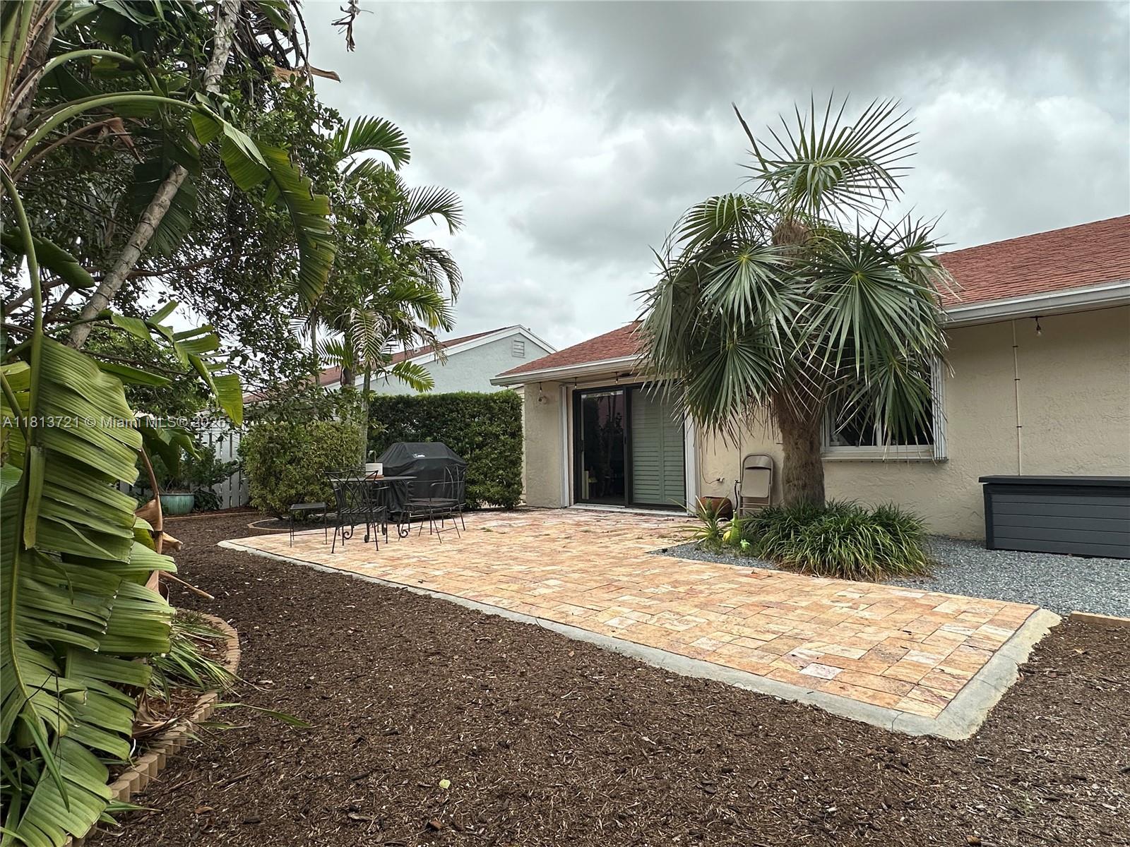 REPLAT OF PORTION - Residential Lease