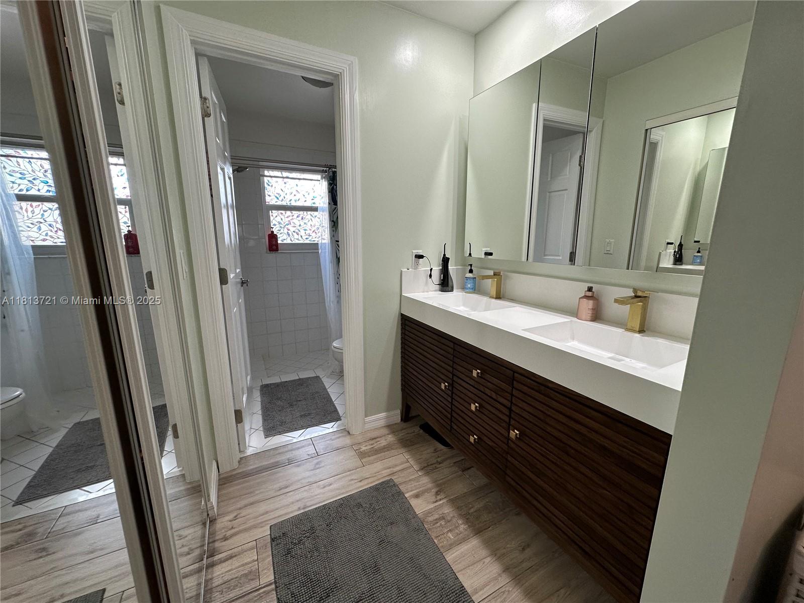 REPLAT OF PORTION - Residential Lease