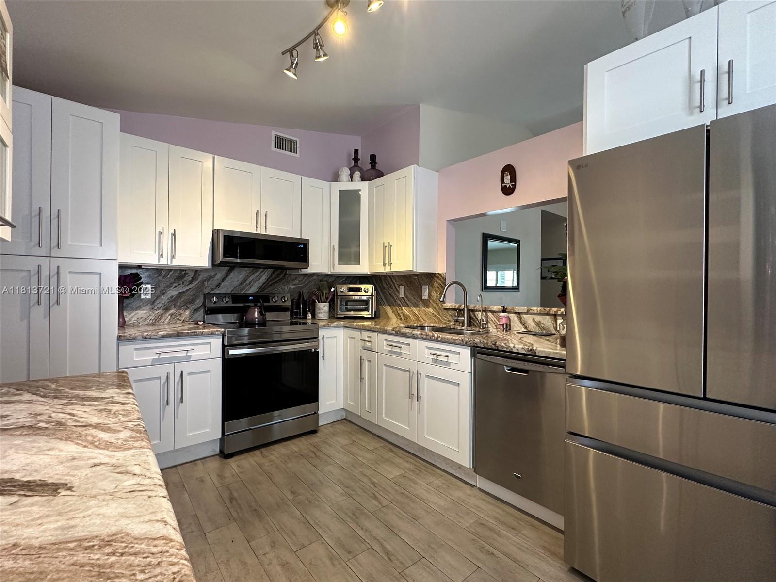REPLAT OF PORTION - Residential Lease