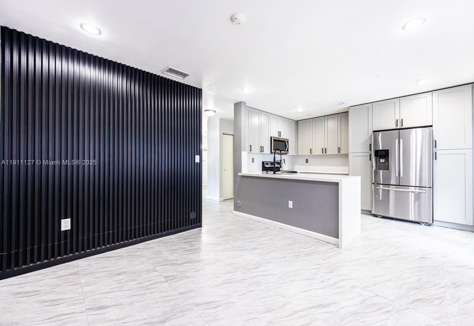 WEITZER SERENA LAKES TOWN - Residential