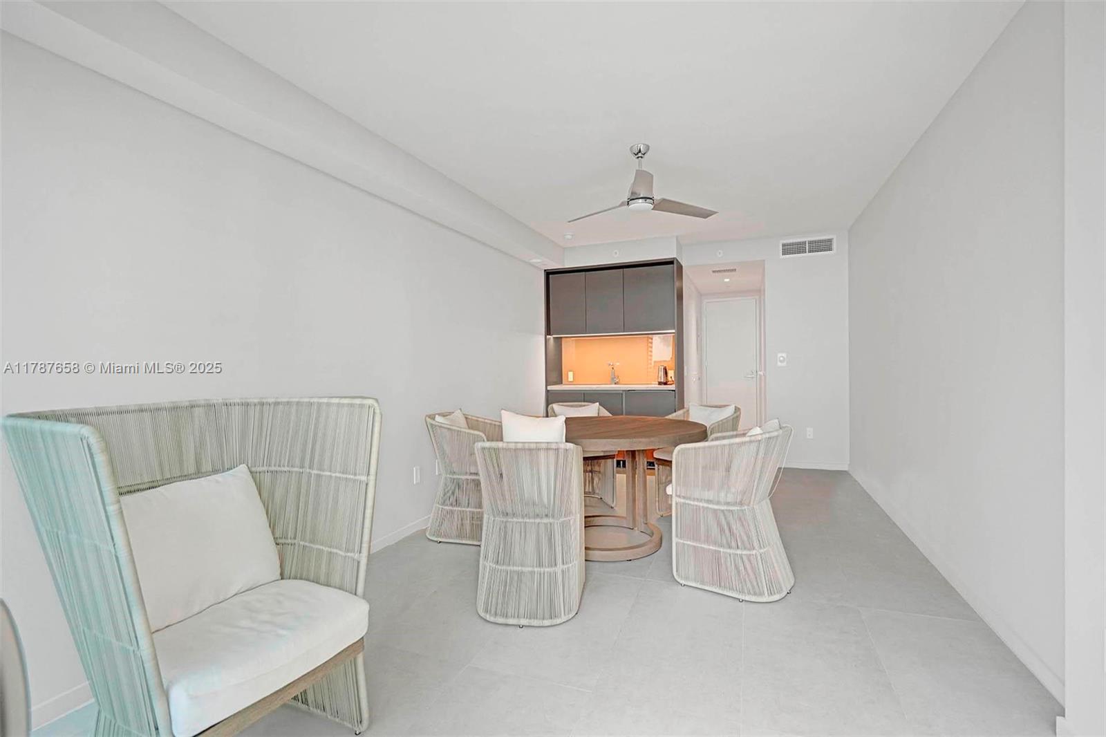 18975 Collins Ave Cabana # 8