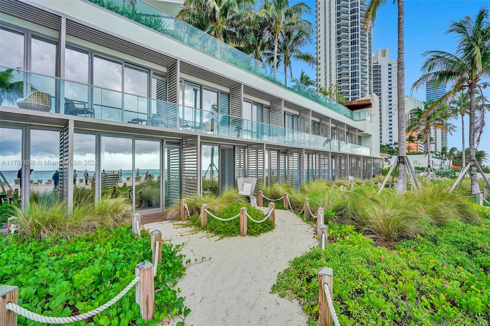 18975 Collins Ave Cabana # 8
