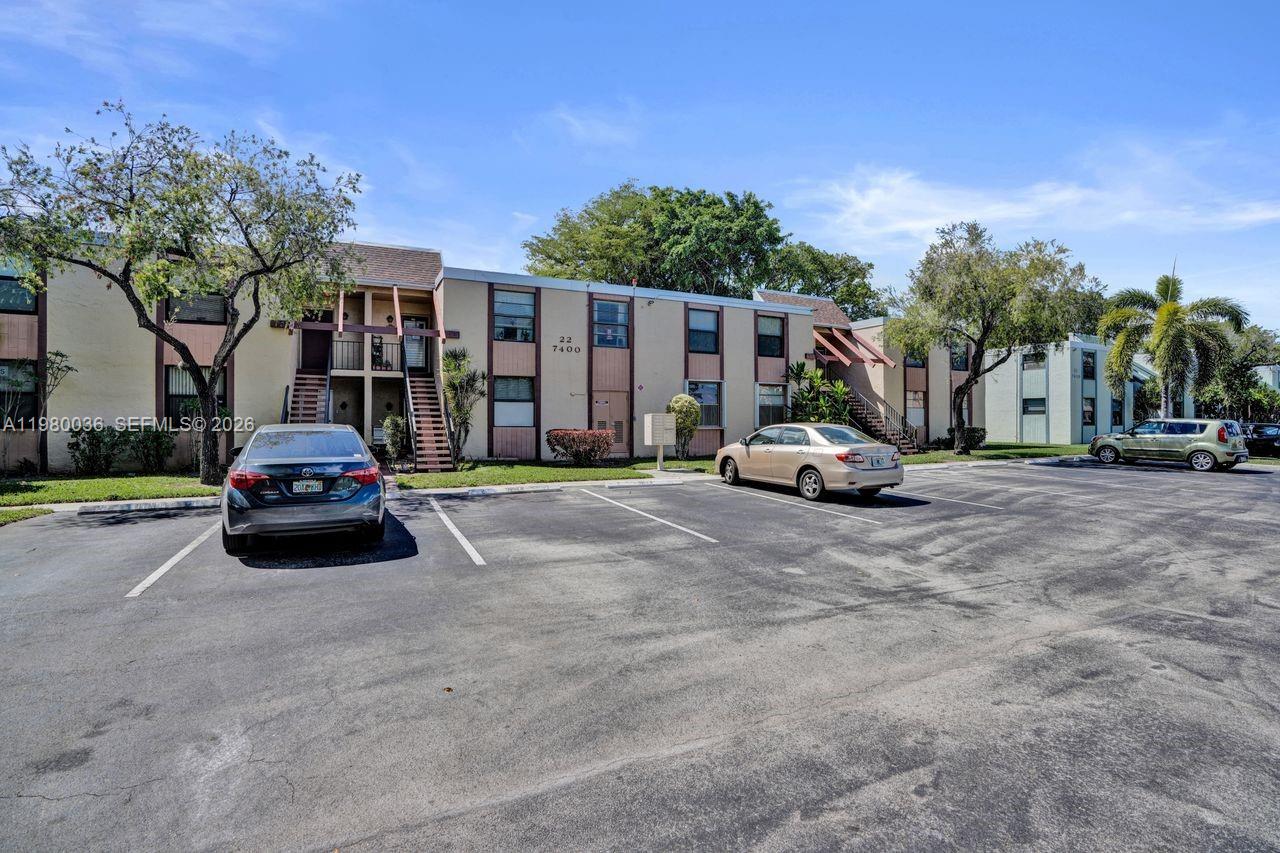 22 OF PALM SPRINGS 3 COND - Residential