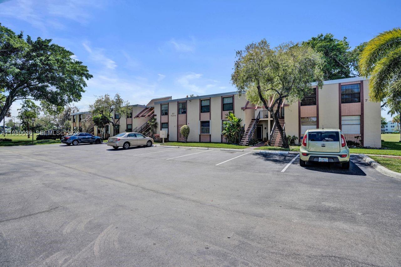 22 OF PALM SPRINGS 3 COND - Residential