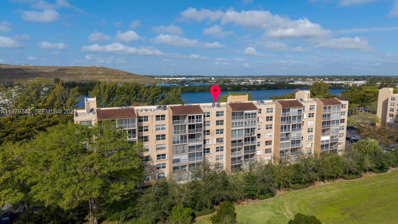 WATERS EDGE TOWERS CONDO - Residential