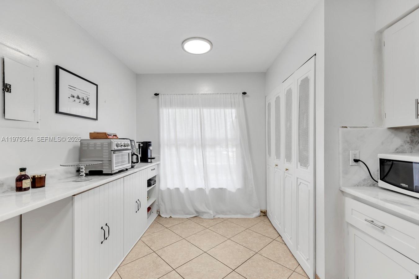 WATERS EDGE TOWERS CONDO - Residential