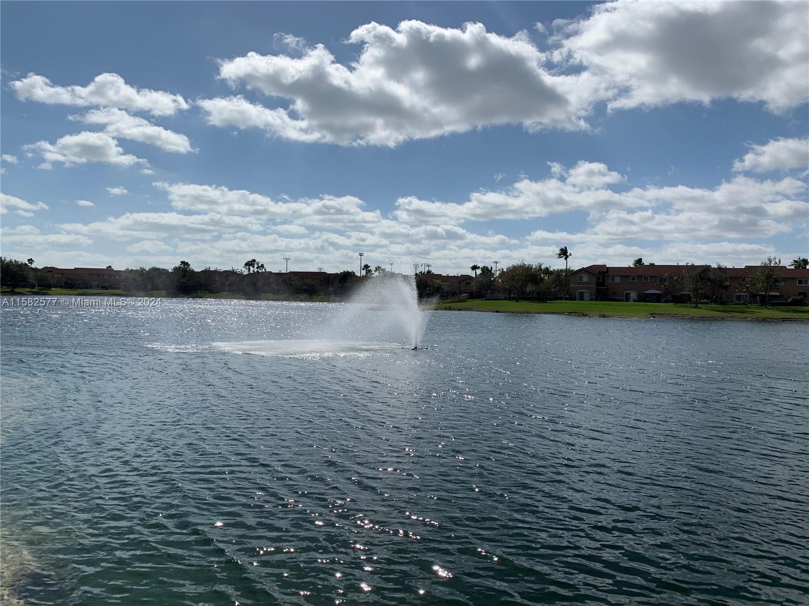 LE CLUB AT OLD CUTLER CON - Residential Lease