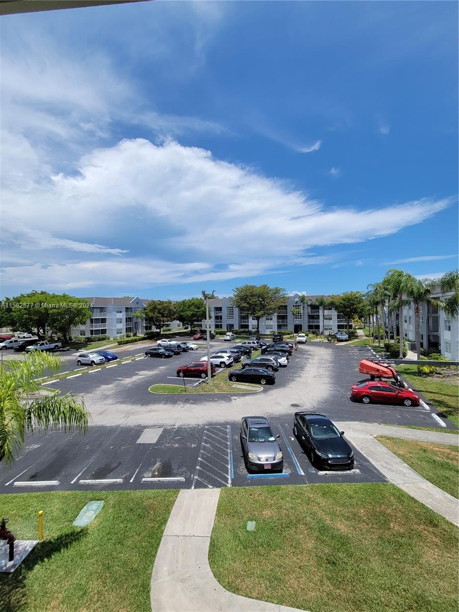 LE CLUB AT OLD CUTLER CON - Residential Lease