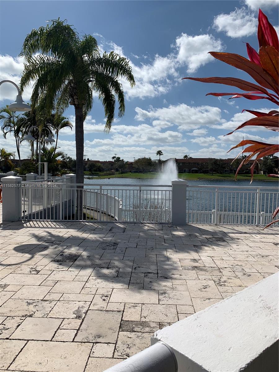 LE CLUB AT OLD CUTLER CON - Residential Lease