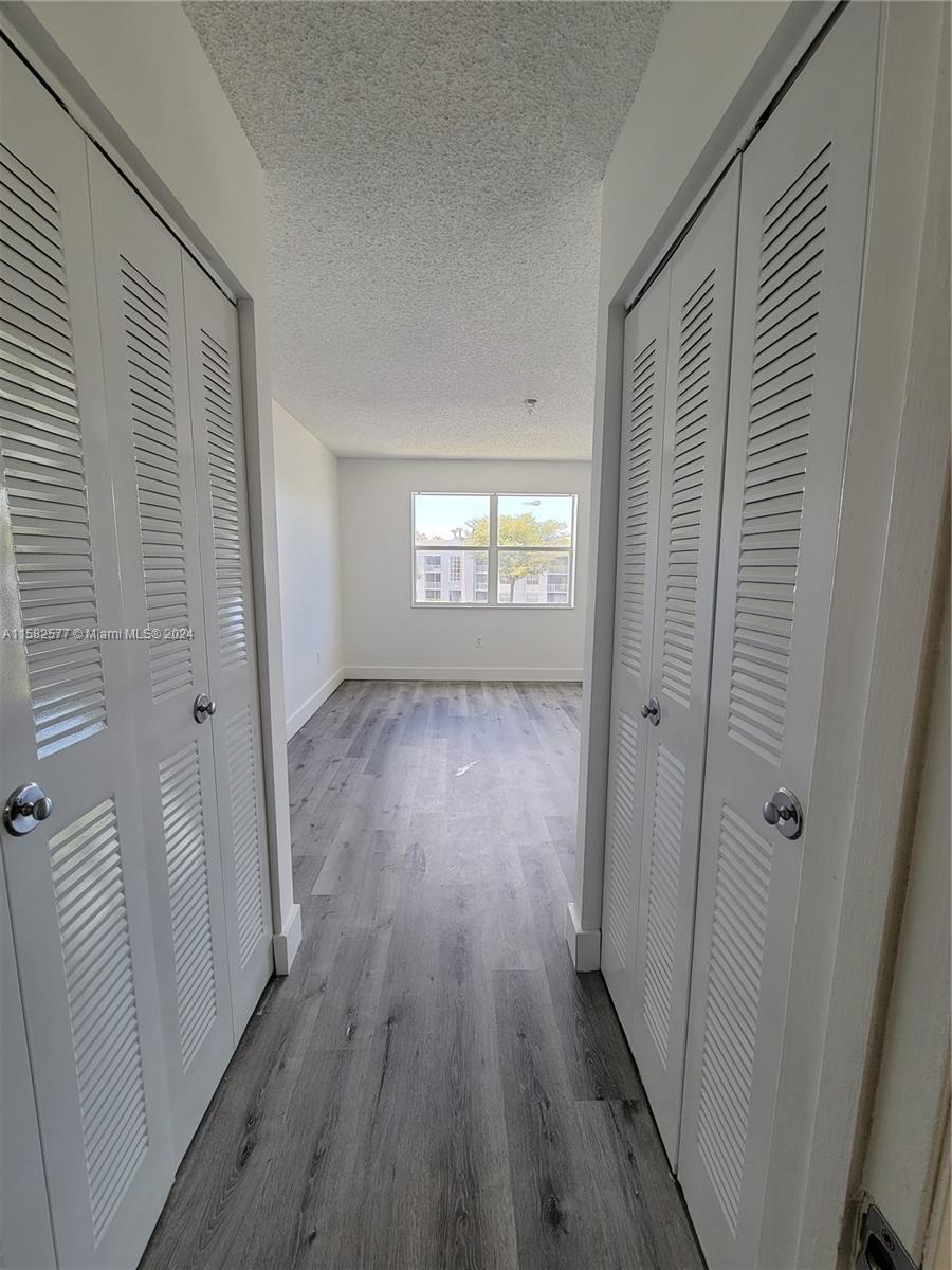 LE CLUB AT OLD CUTLER CON - Residential Lease