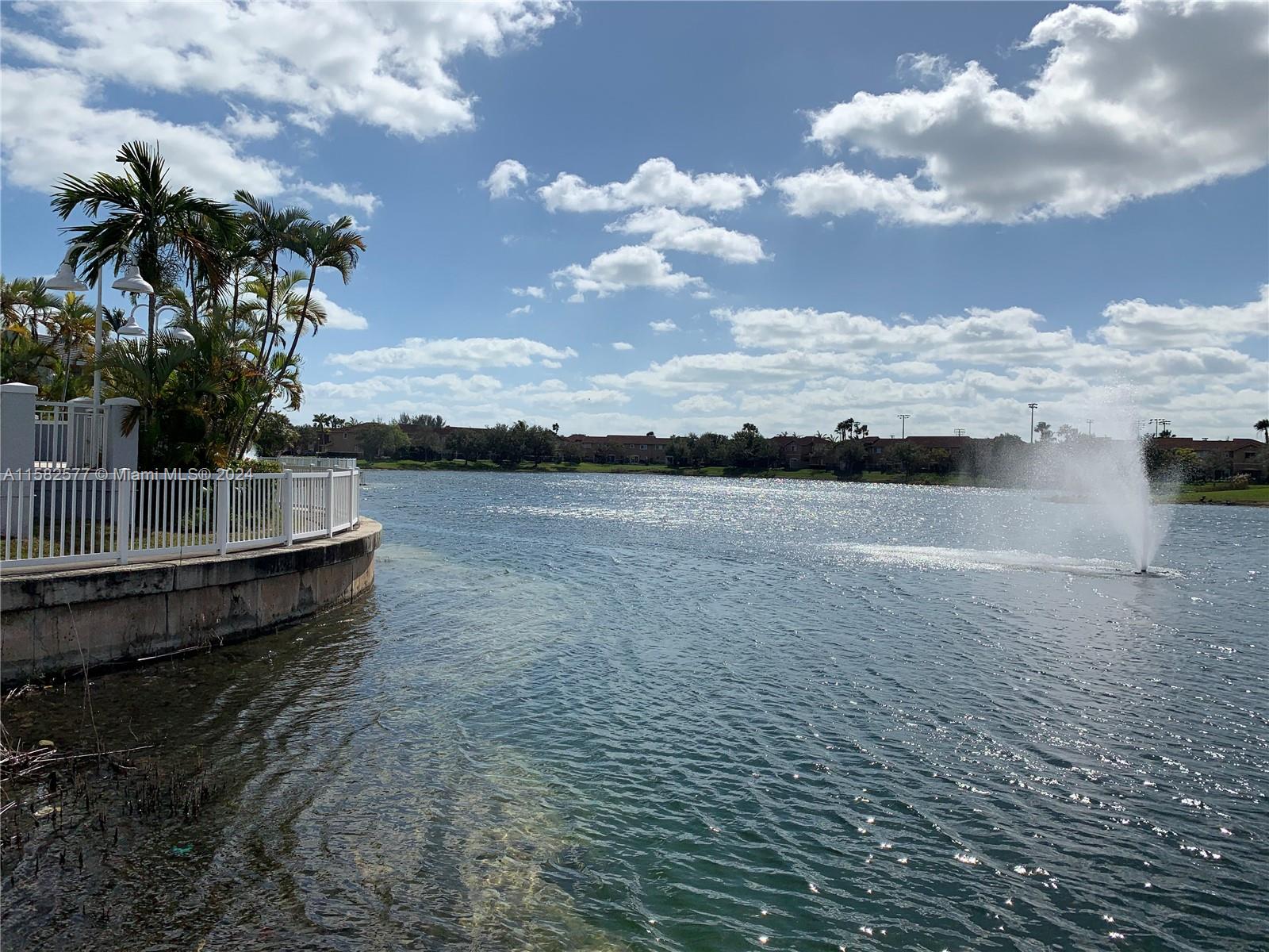 LE CLUB AT OLD CUTLER CON - Residential Lease