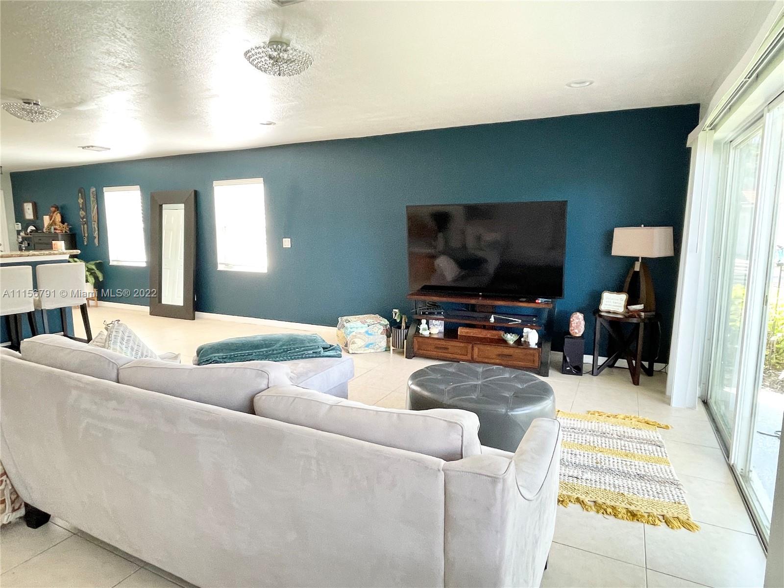 SIERRA PALMS - Residential