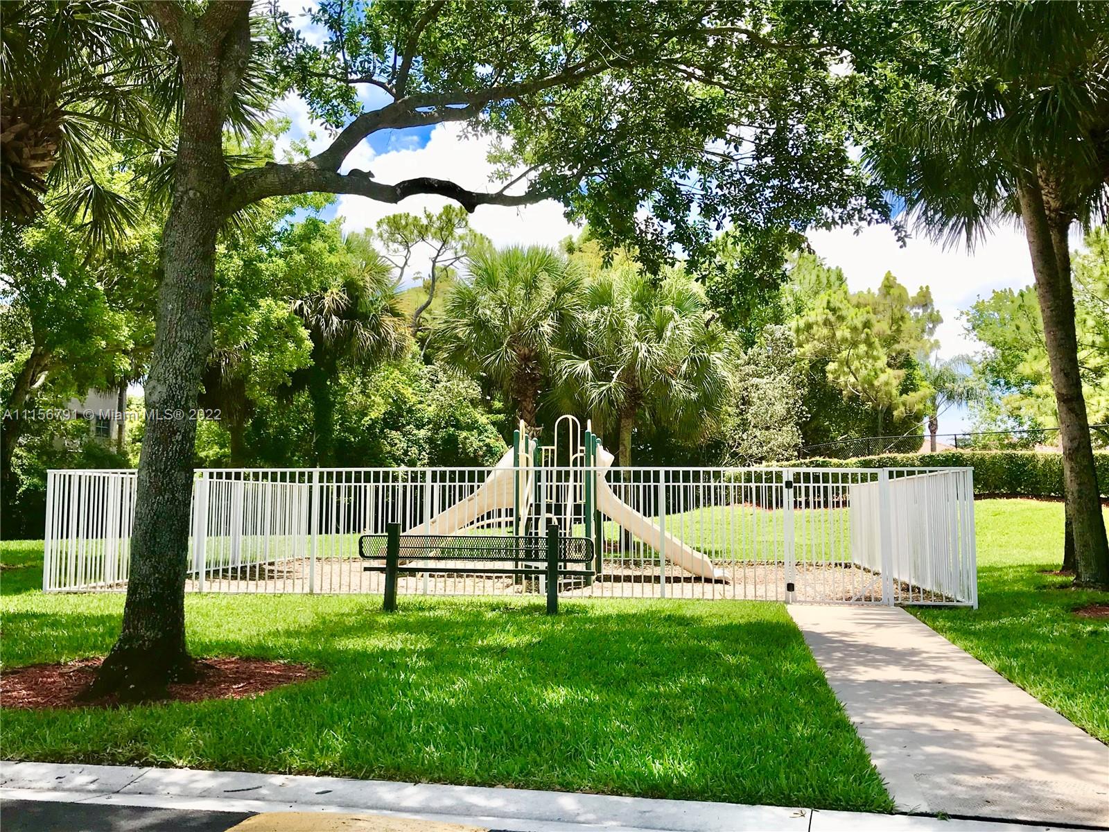 SIERRA PALMS - Residential