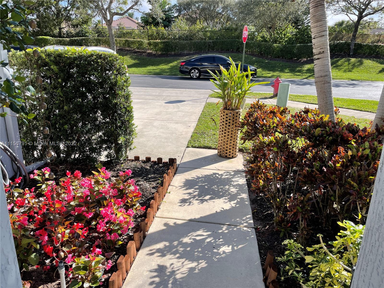 SIERRA PALMS - Residential