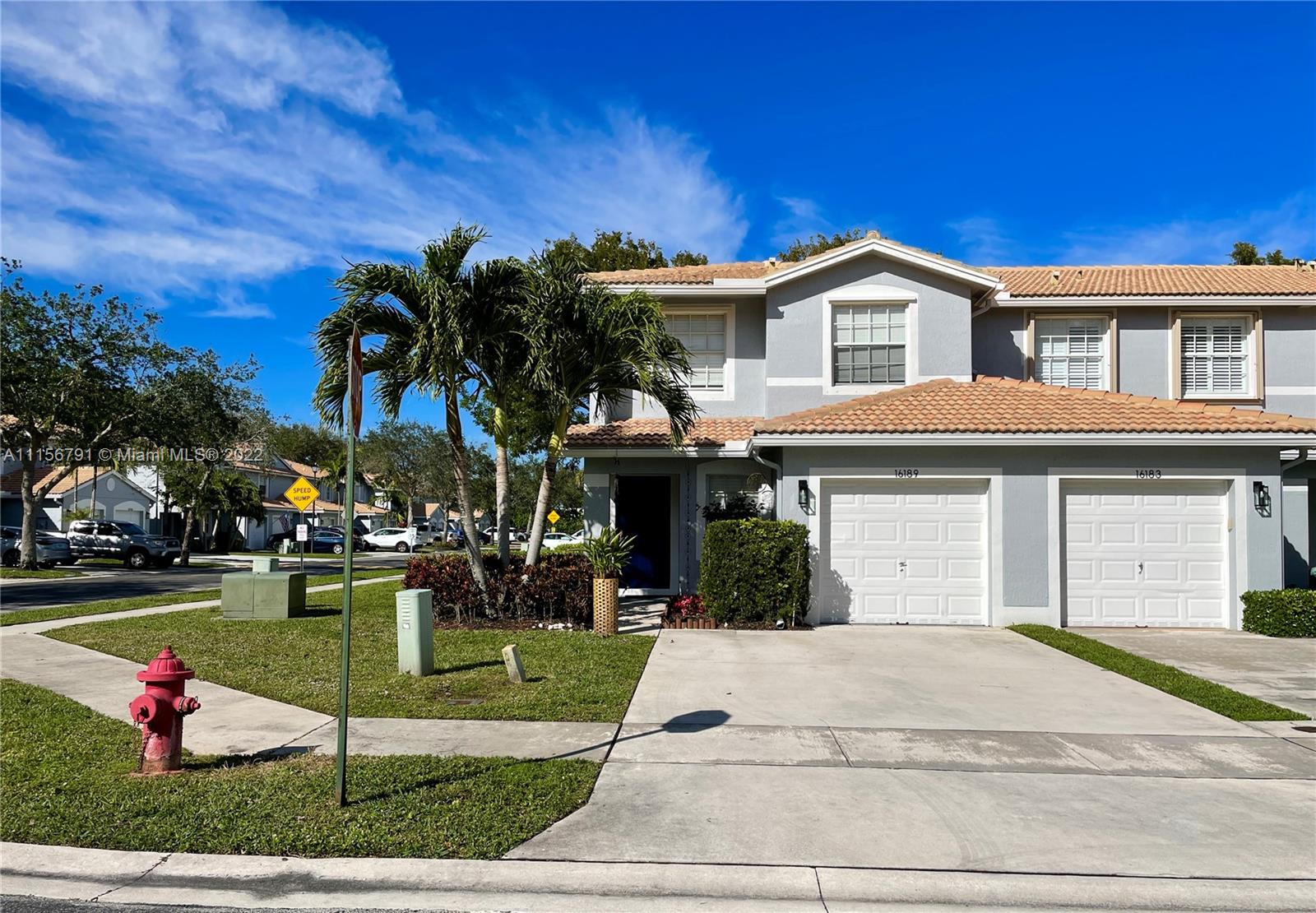 SIERRA PALMS - Residential