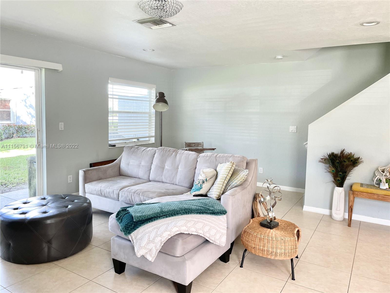 SIERRA PALMS - Residential