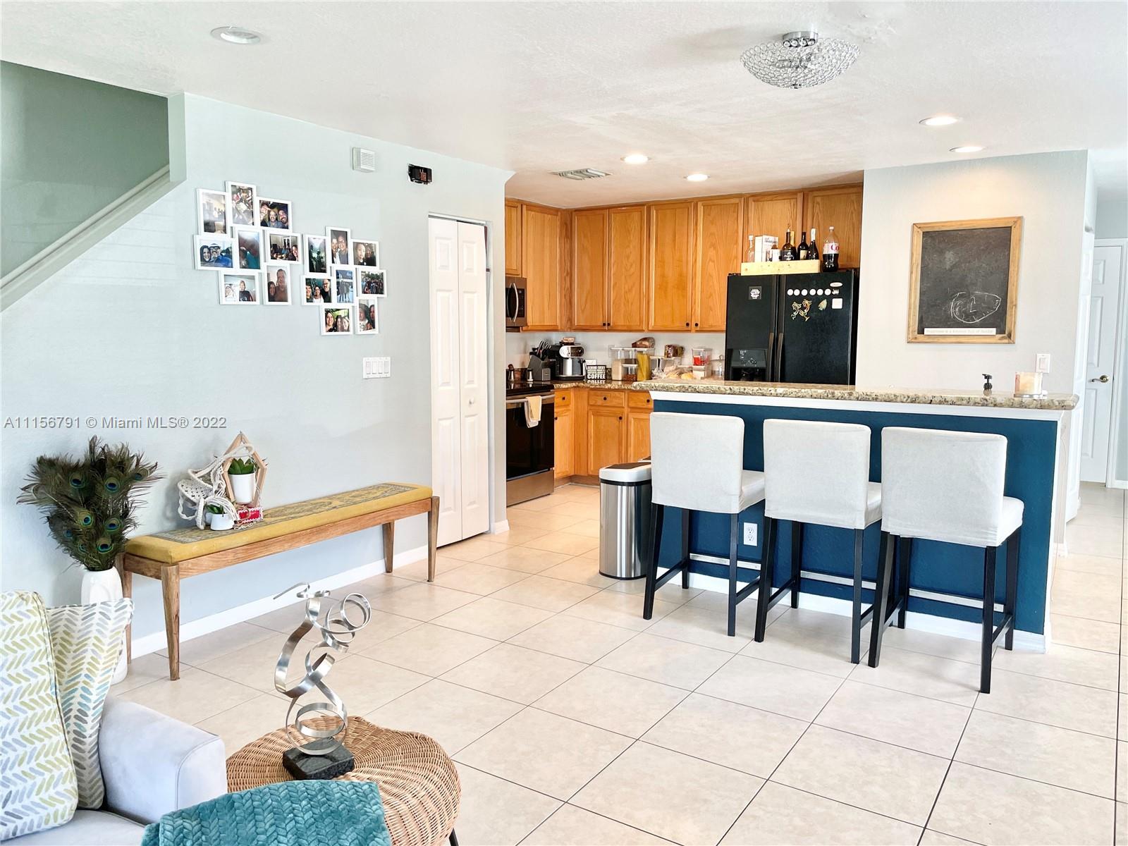 SIERRA PALMS - Residential