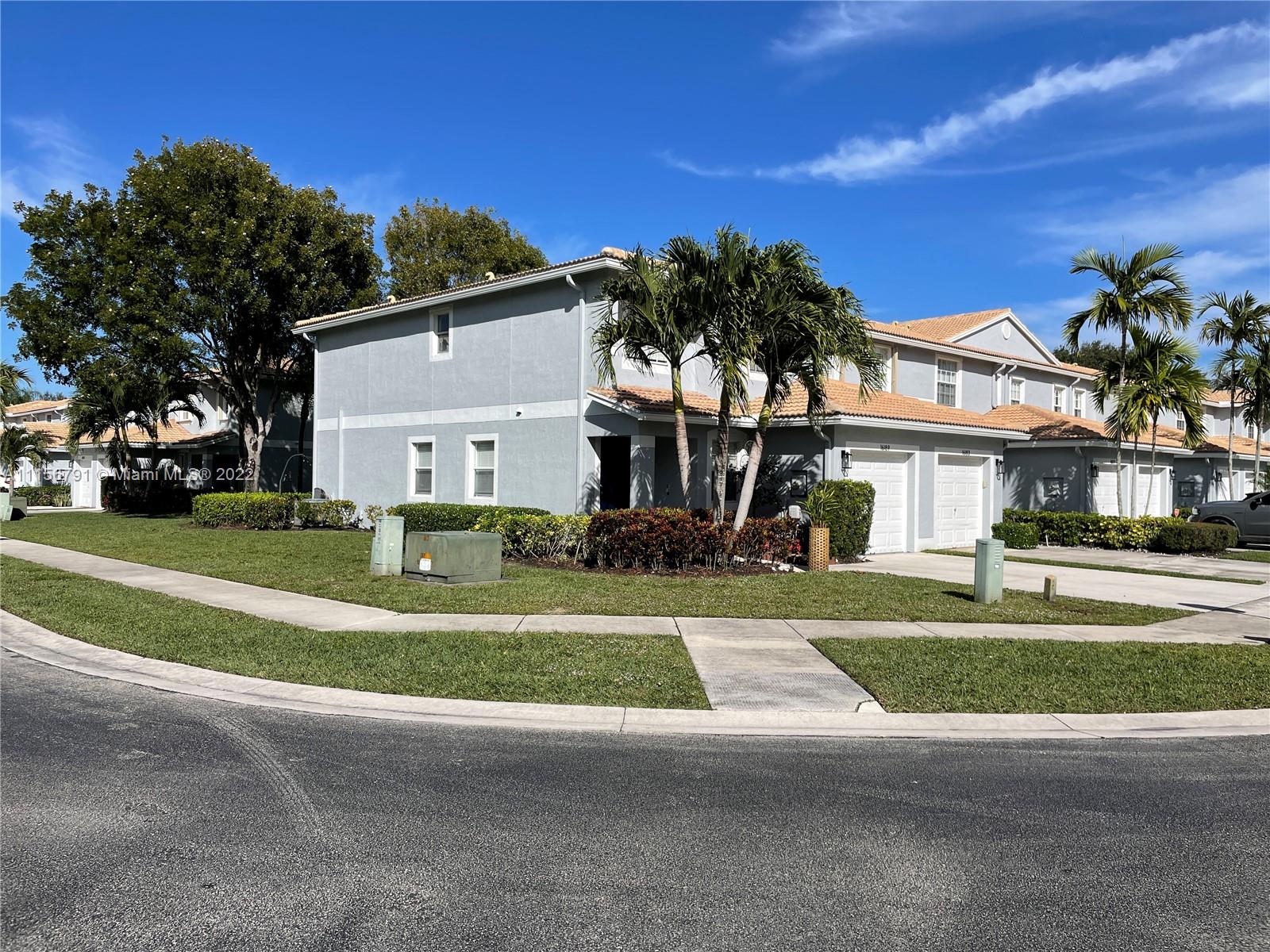 SIERRA PALMS - Residential