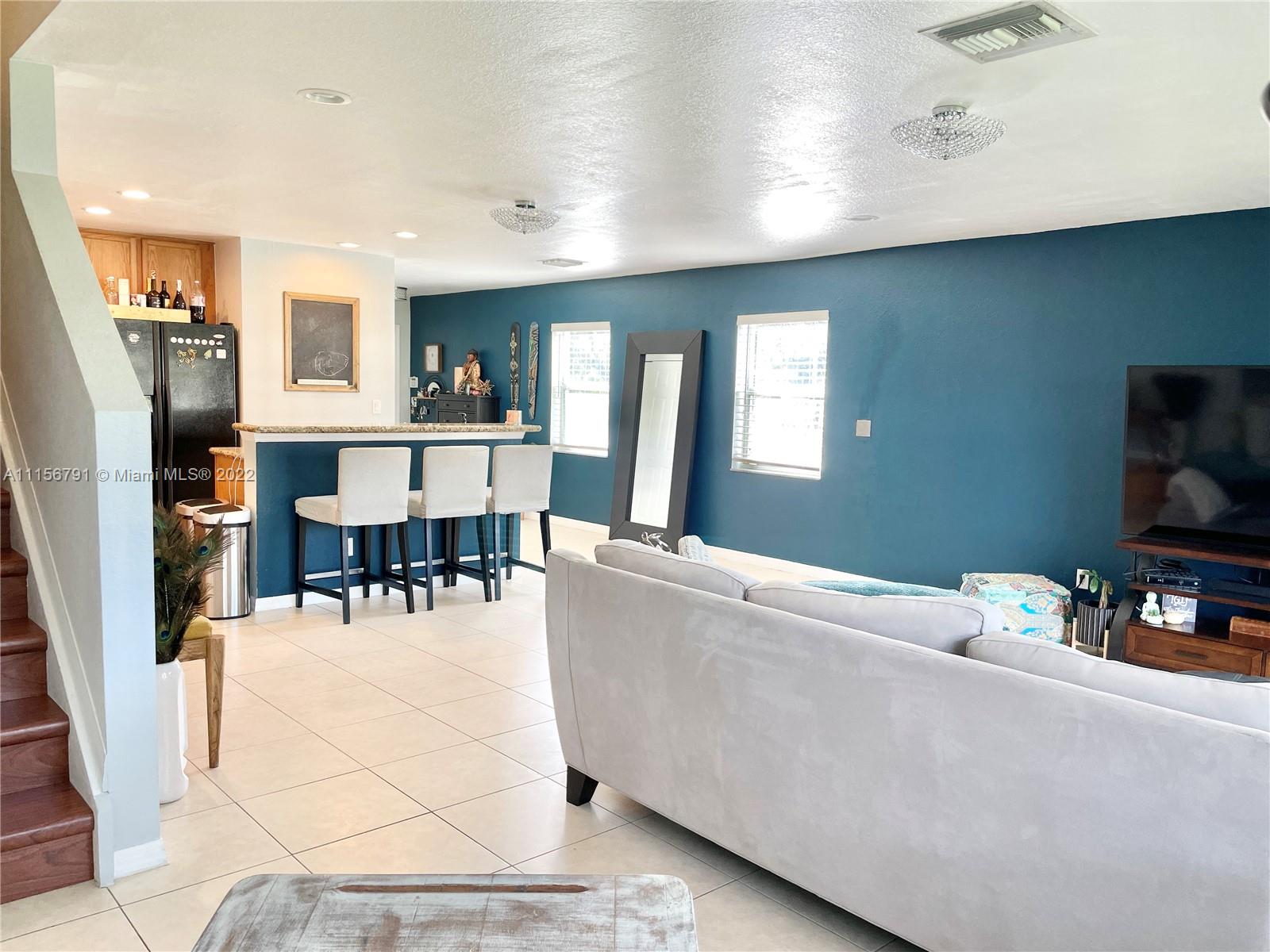 SIERRA PALMS - Residential