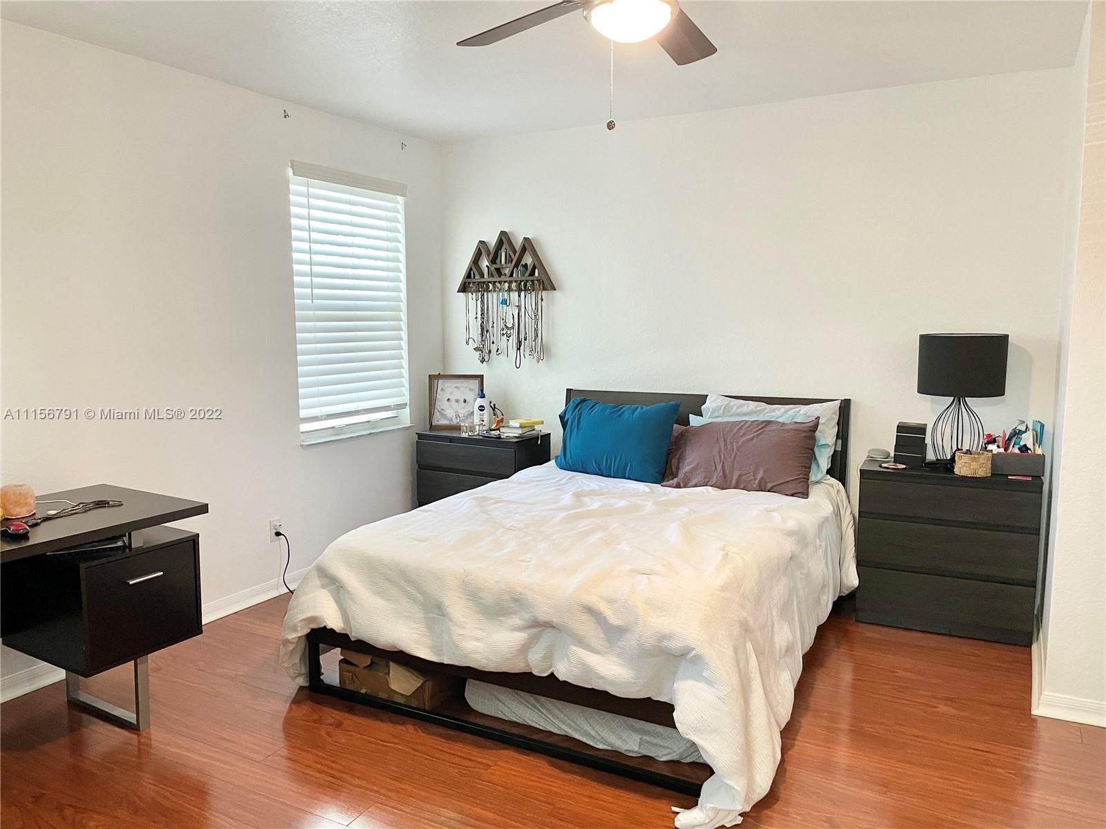 SIERRA PALMS - Residential