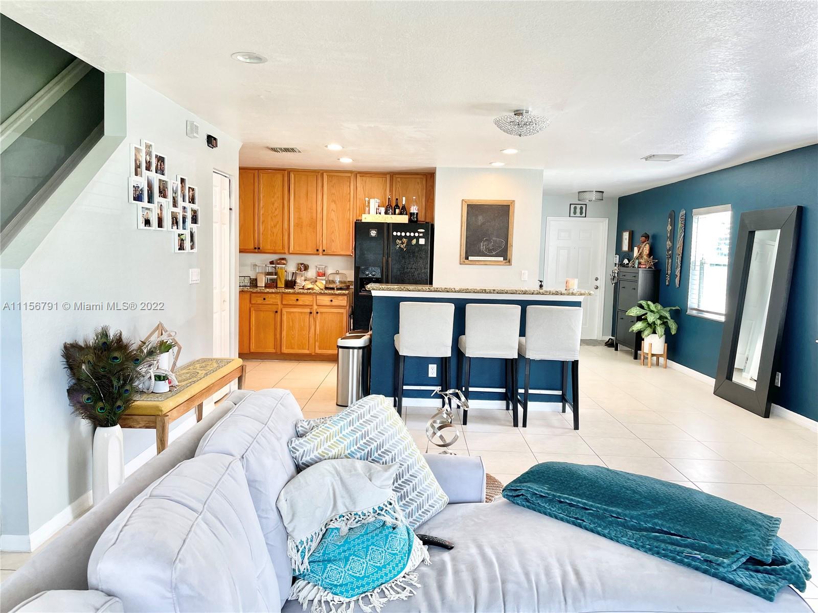 SIERRA PALMS - Residential