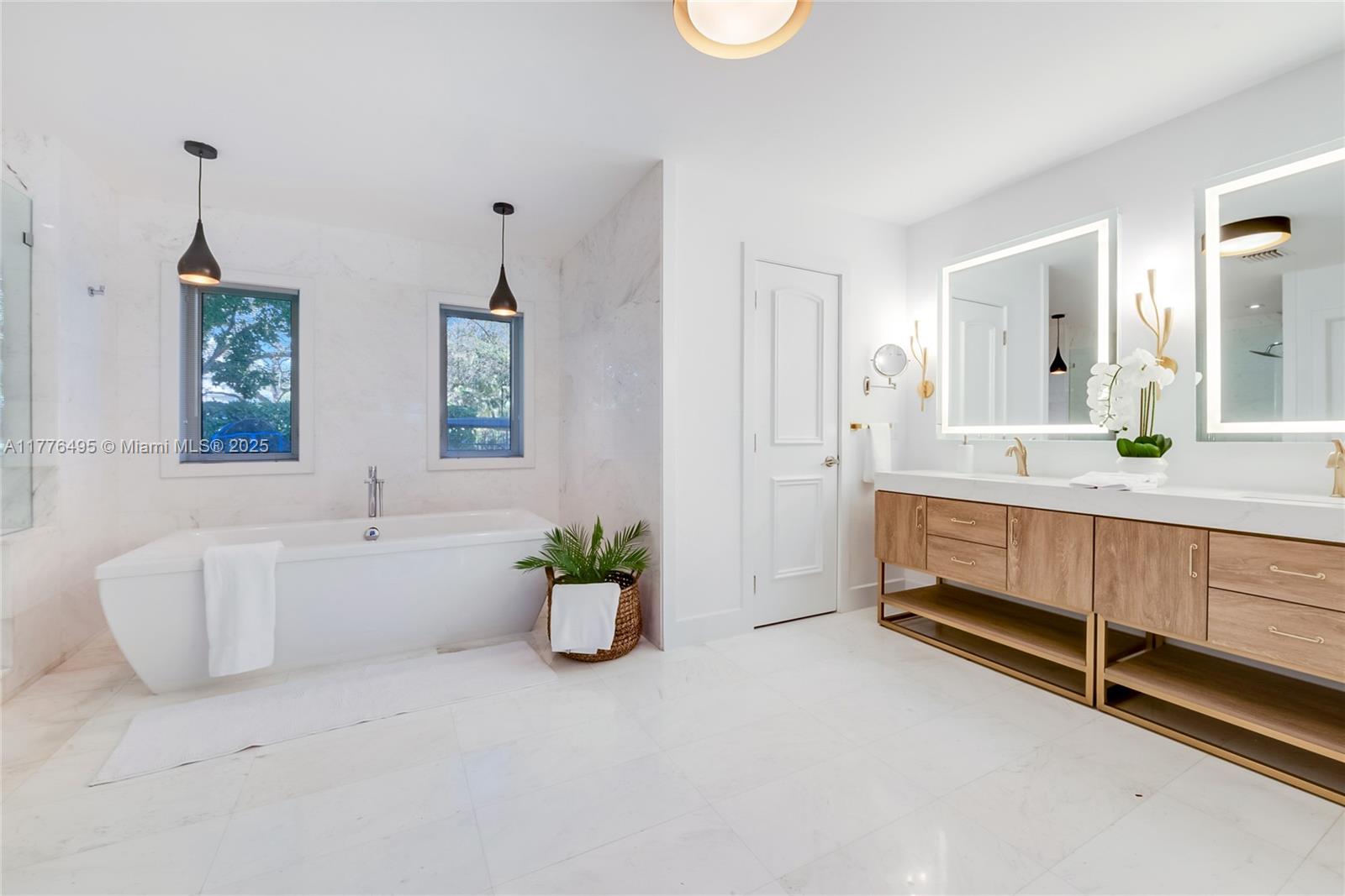 CORAL GABLES RIVIERA SEC - Residential