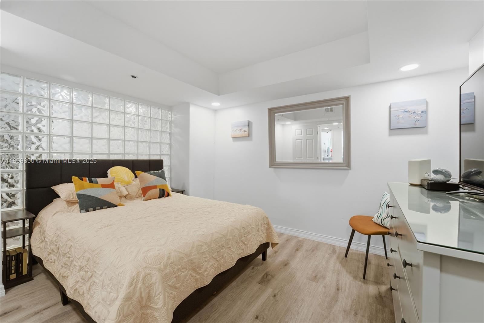 VENETIA CONDO - Residential Lease