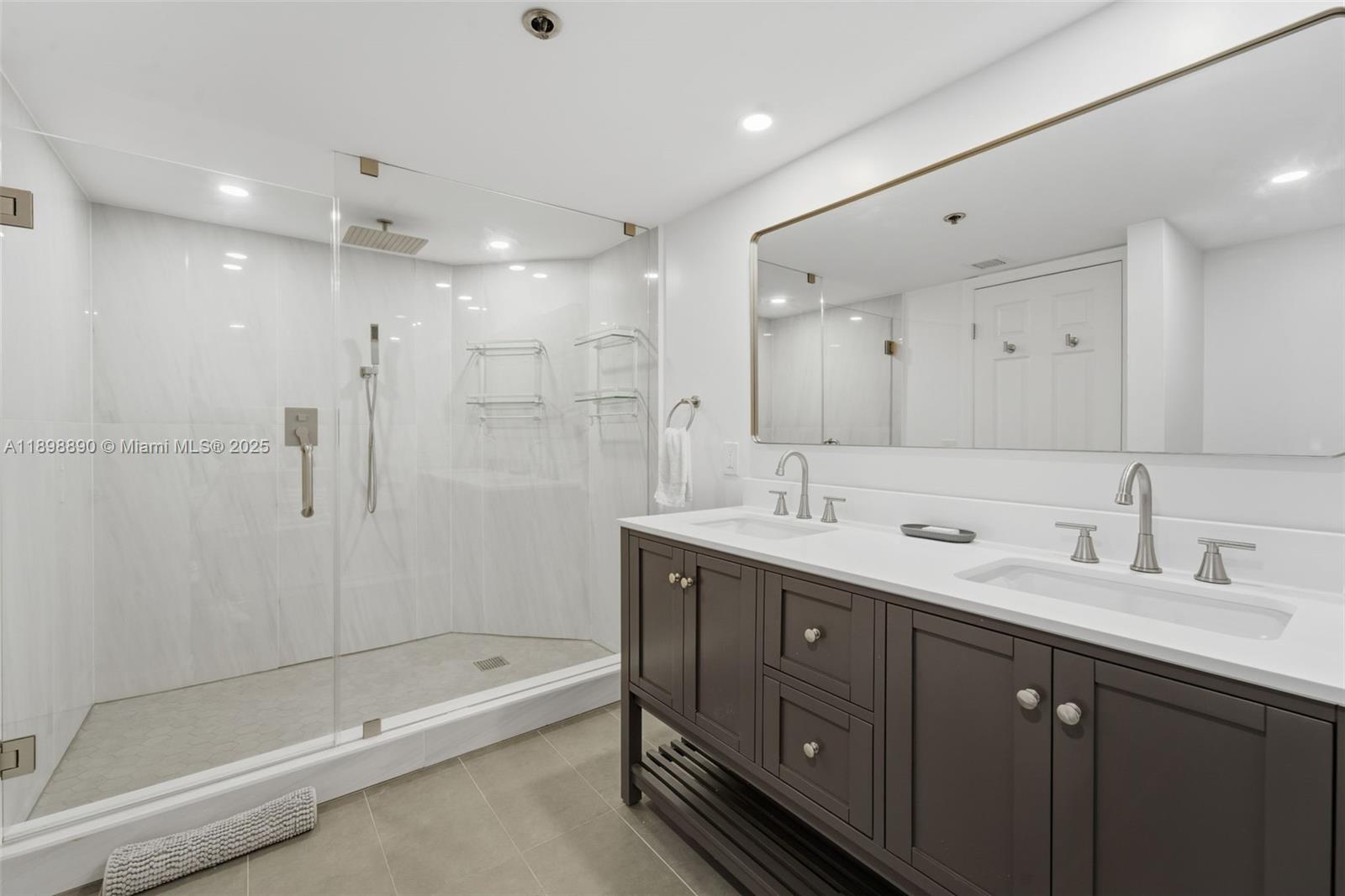 VENETIA CONDO - Residential Lease