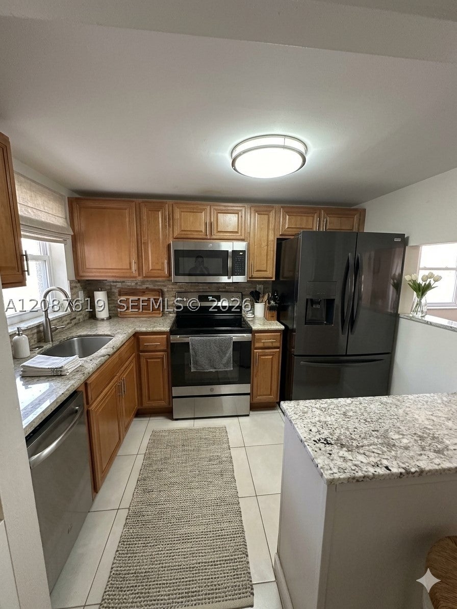 9181 Sunrise Lakes Blvd 312