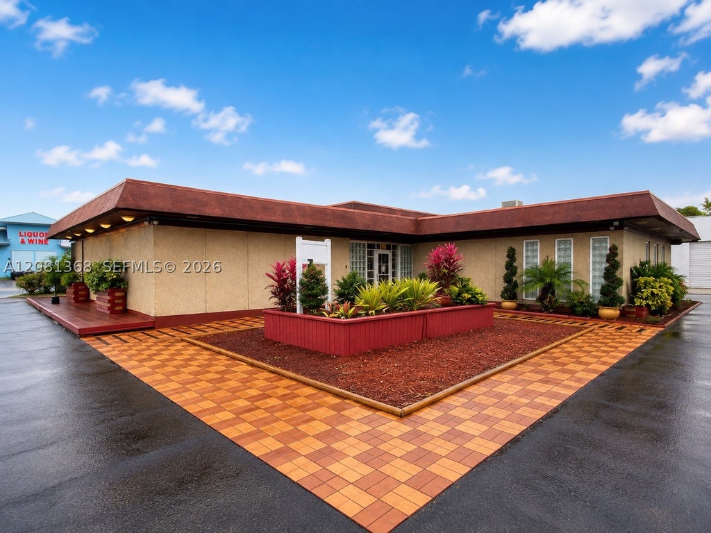 Photo of 5900 Johnson St, Hollywood, FL 33021 (MLS # A12081368)