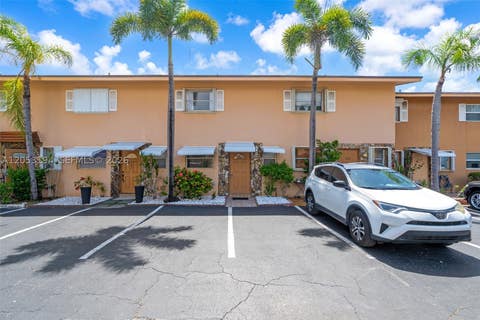 Photo of 450 SE 7th St #261, Dania Beach, FL 33004 (MLS # A12053194)