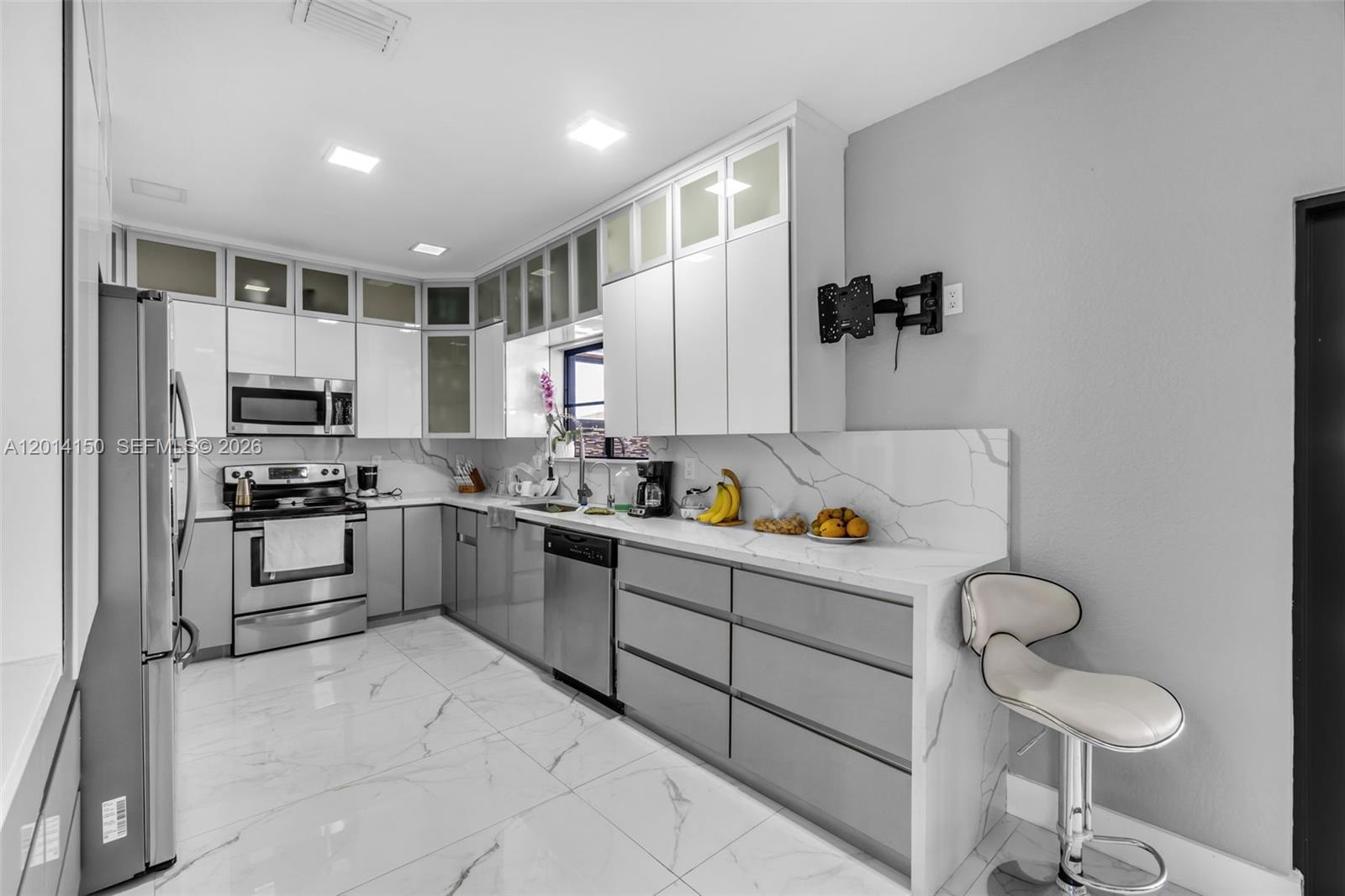 MOODY DRIVE HOMES - Residential