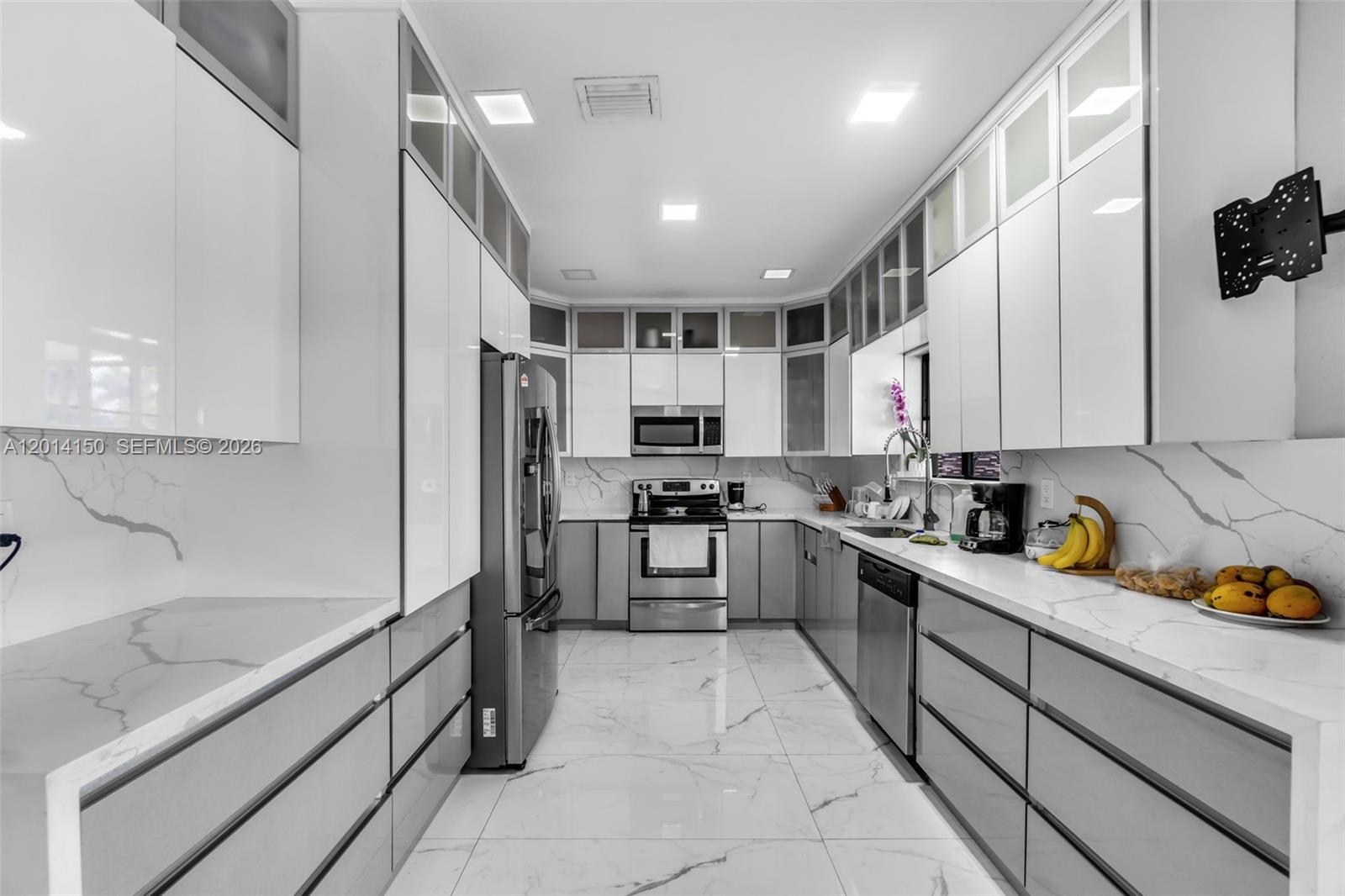 MOODY DRIVE HOMES - Residential