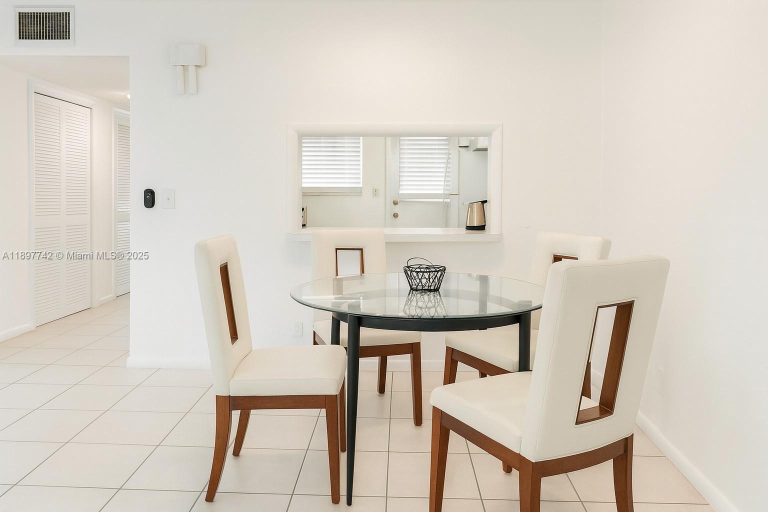 FIRST GULFSTREAM GARDEN - Residential Lease