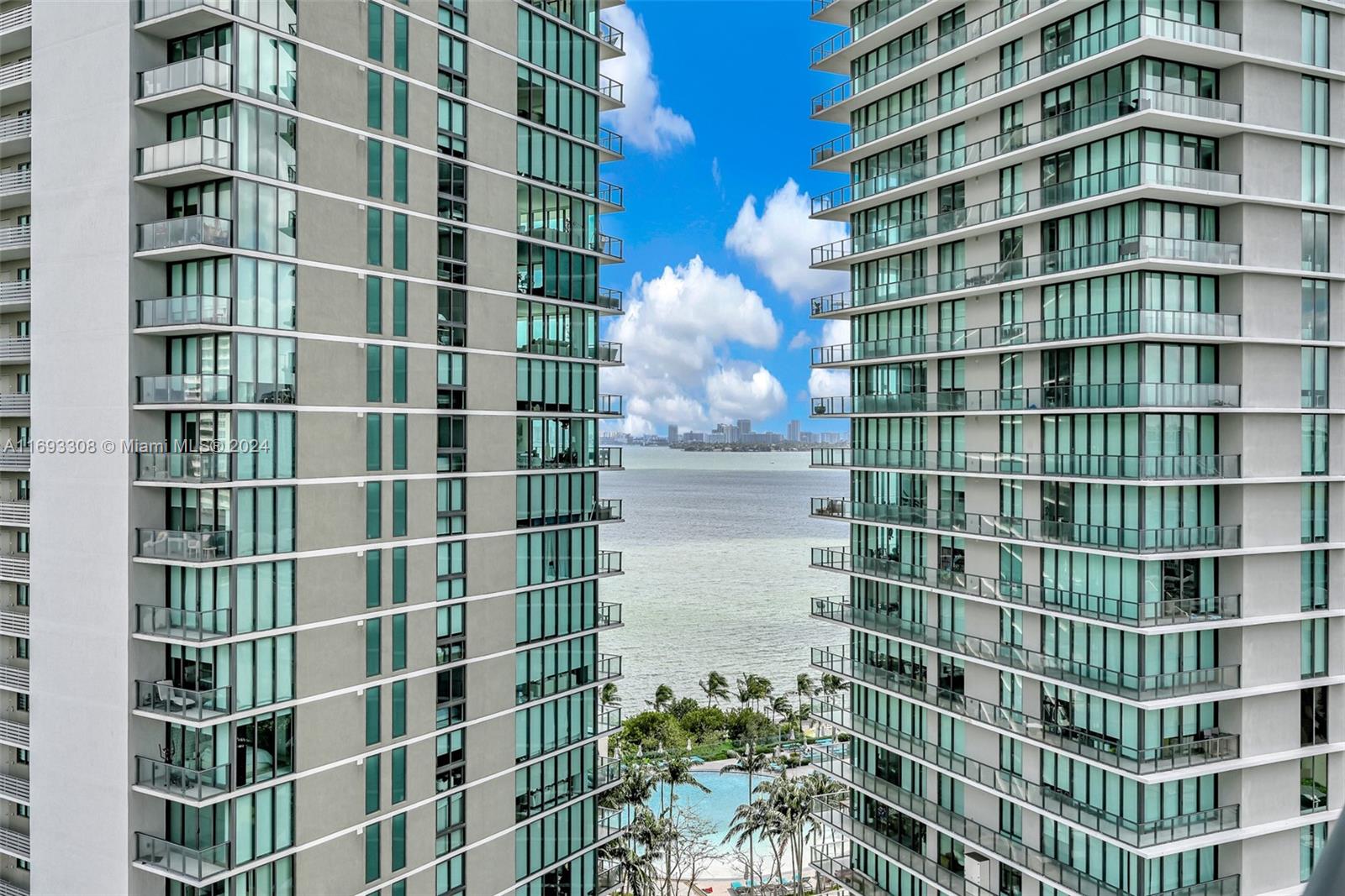 PARAISO BAYVIEWS CONDO - Residential Lease
