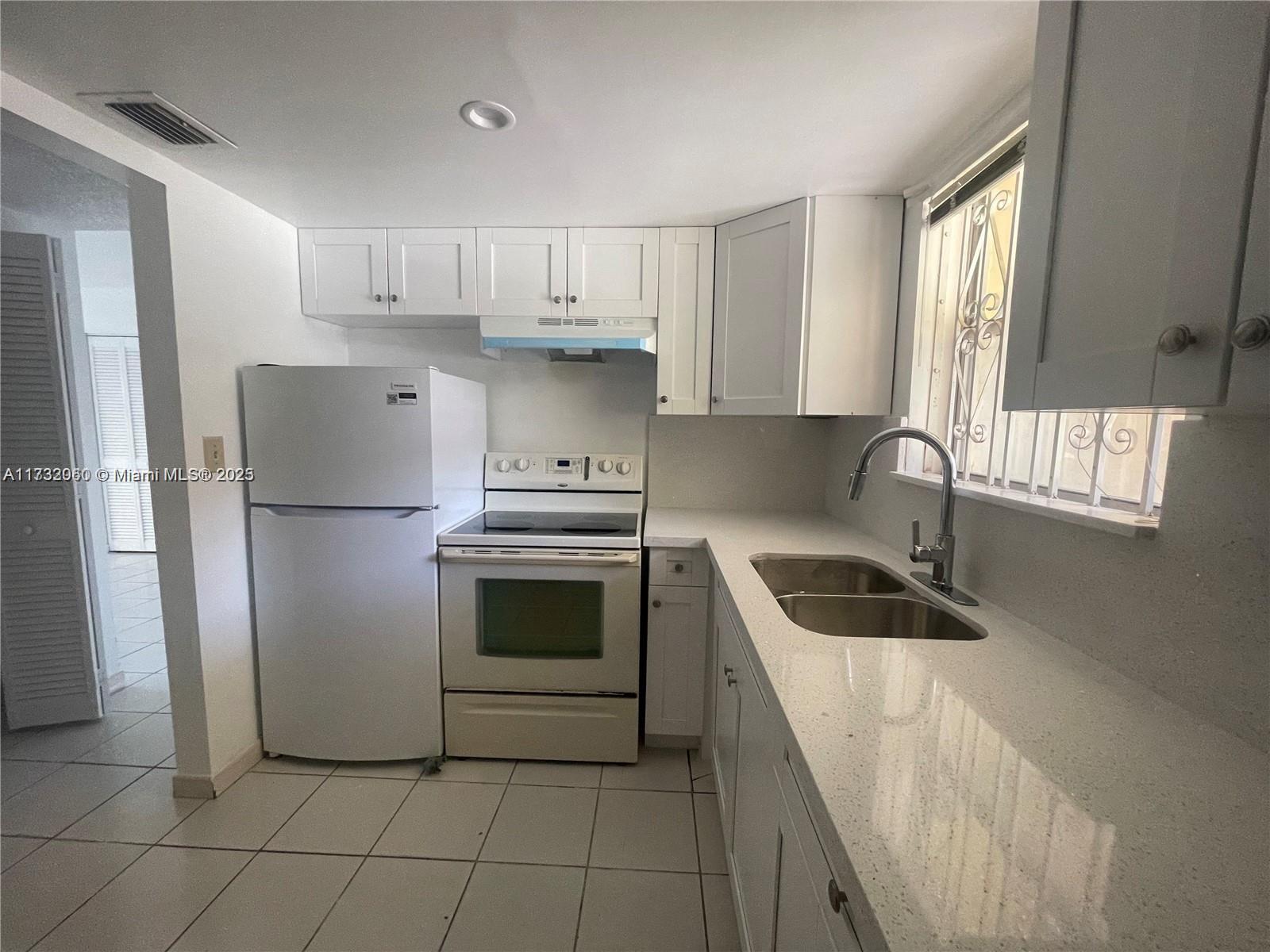 20 Nw 87th Ave A114, Miami, Broward County, Florida - 1 Bedrooms  
2 Bathrooms - 