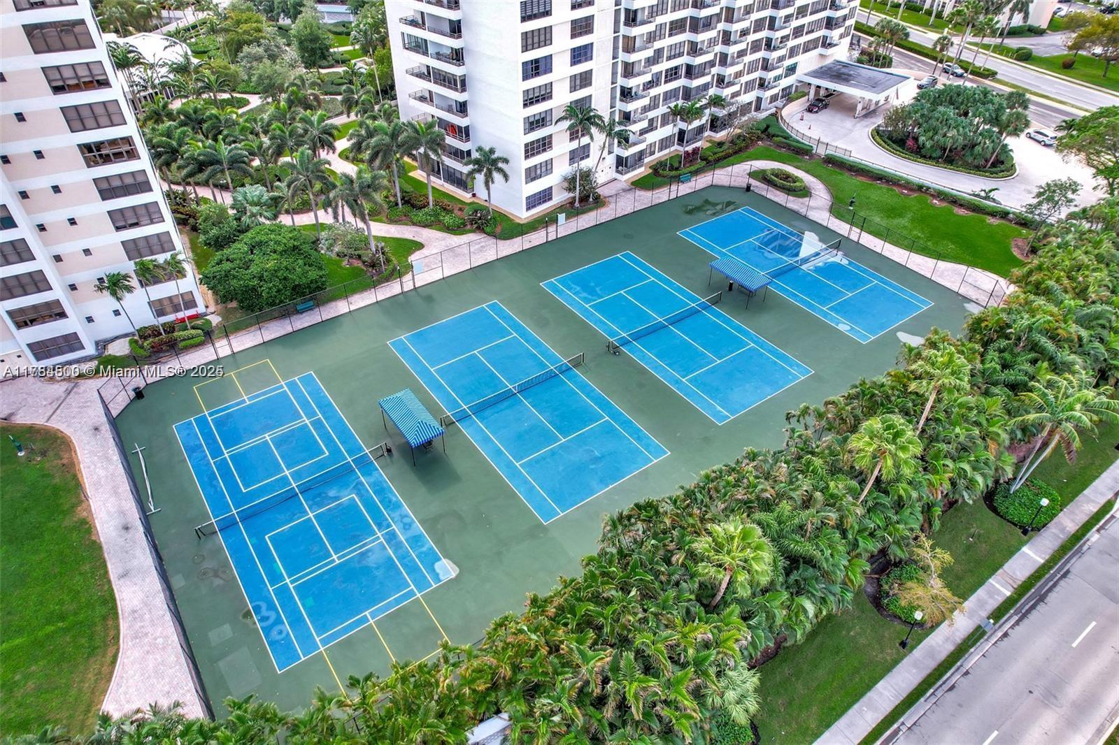 2500 Parkview Dr 2212