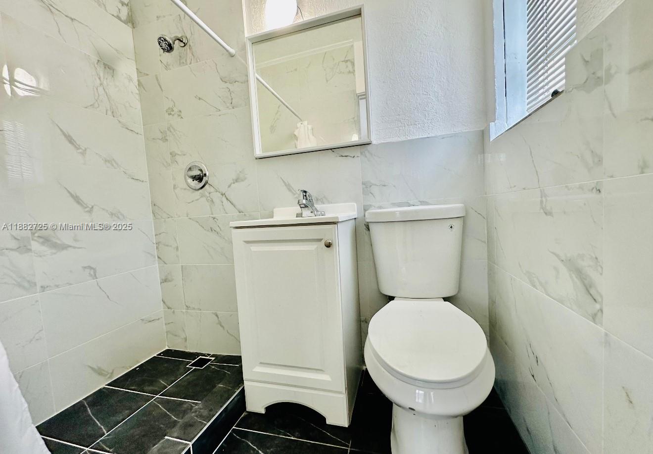 VICTORIA CONDO - Residential