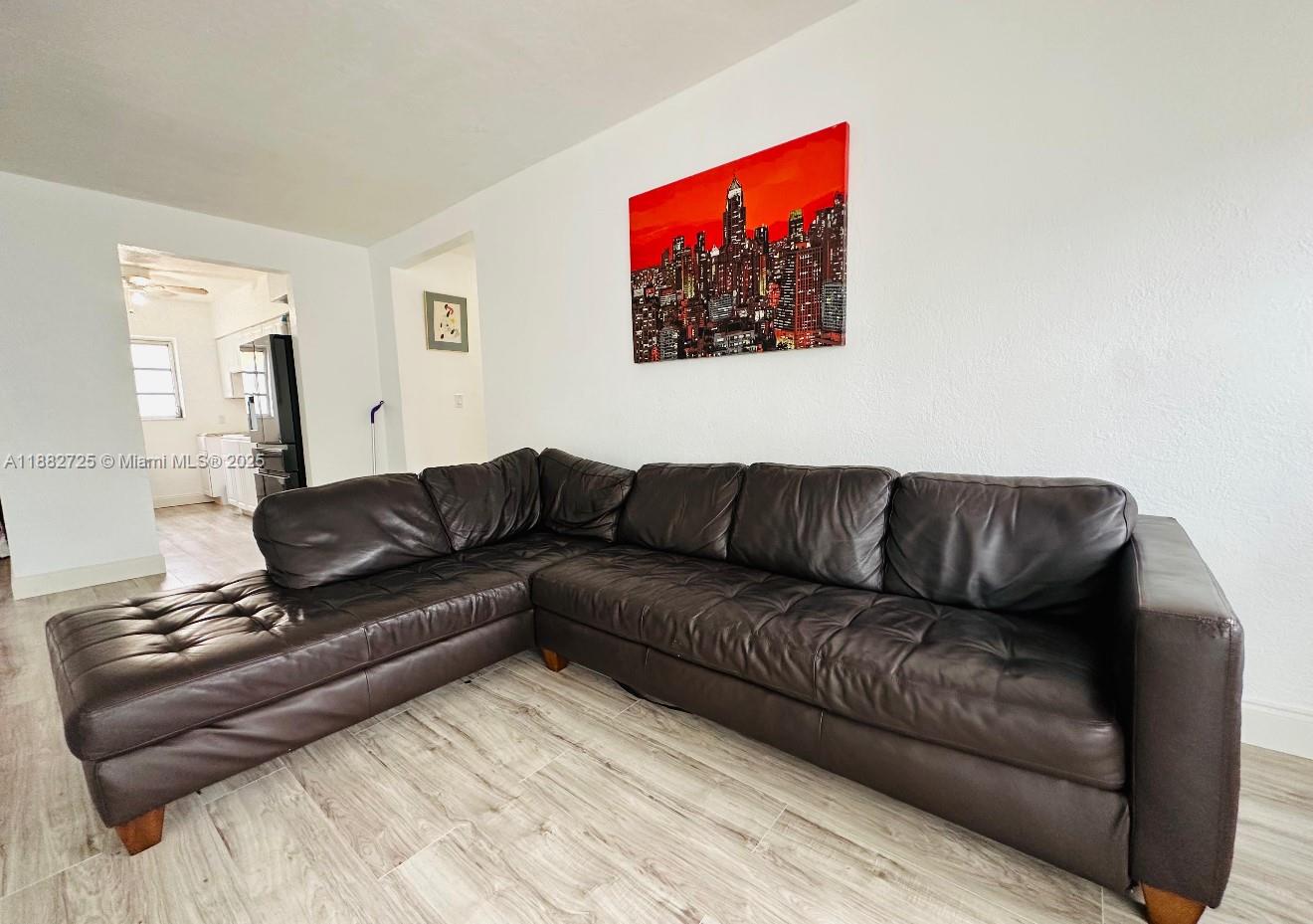 VICTORIA CONDO - Residential