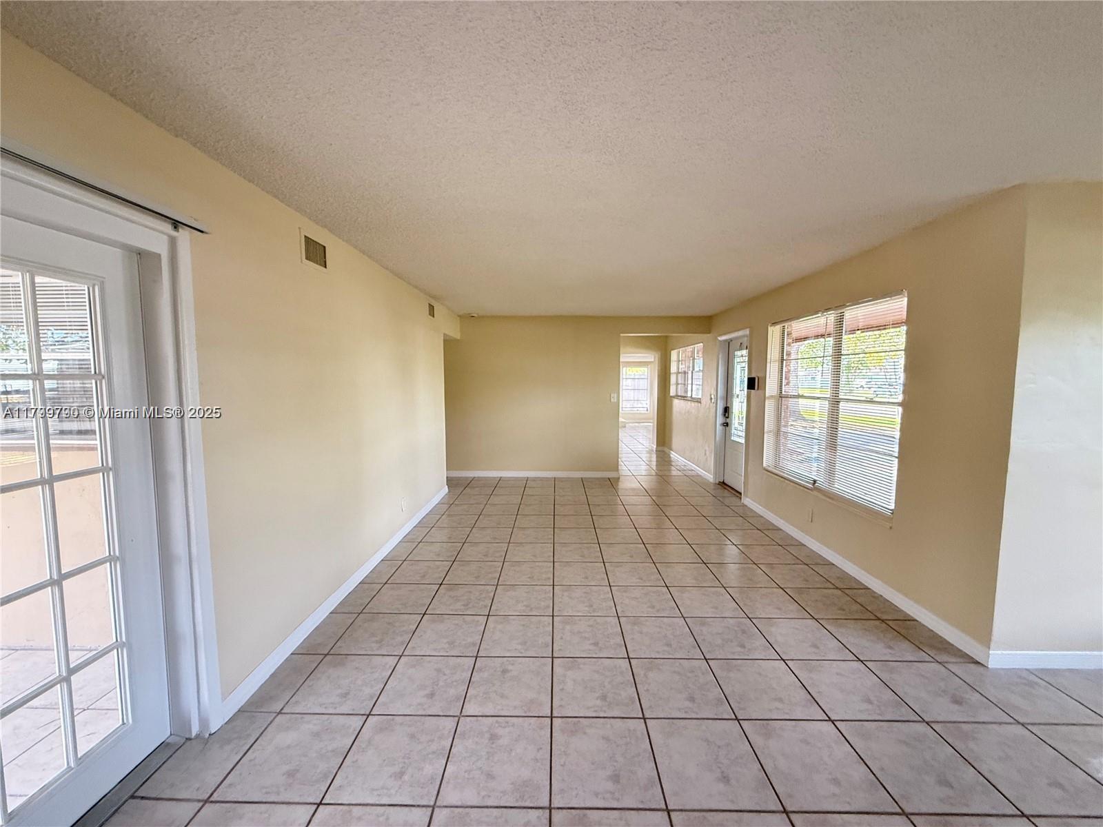 6216 NW 9th Ct