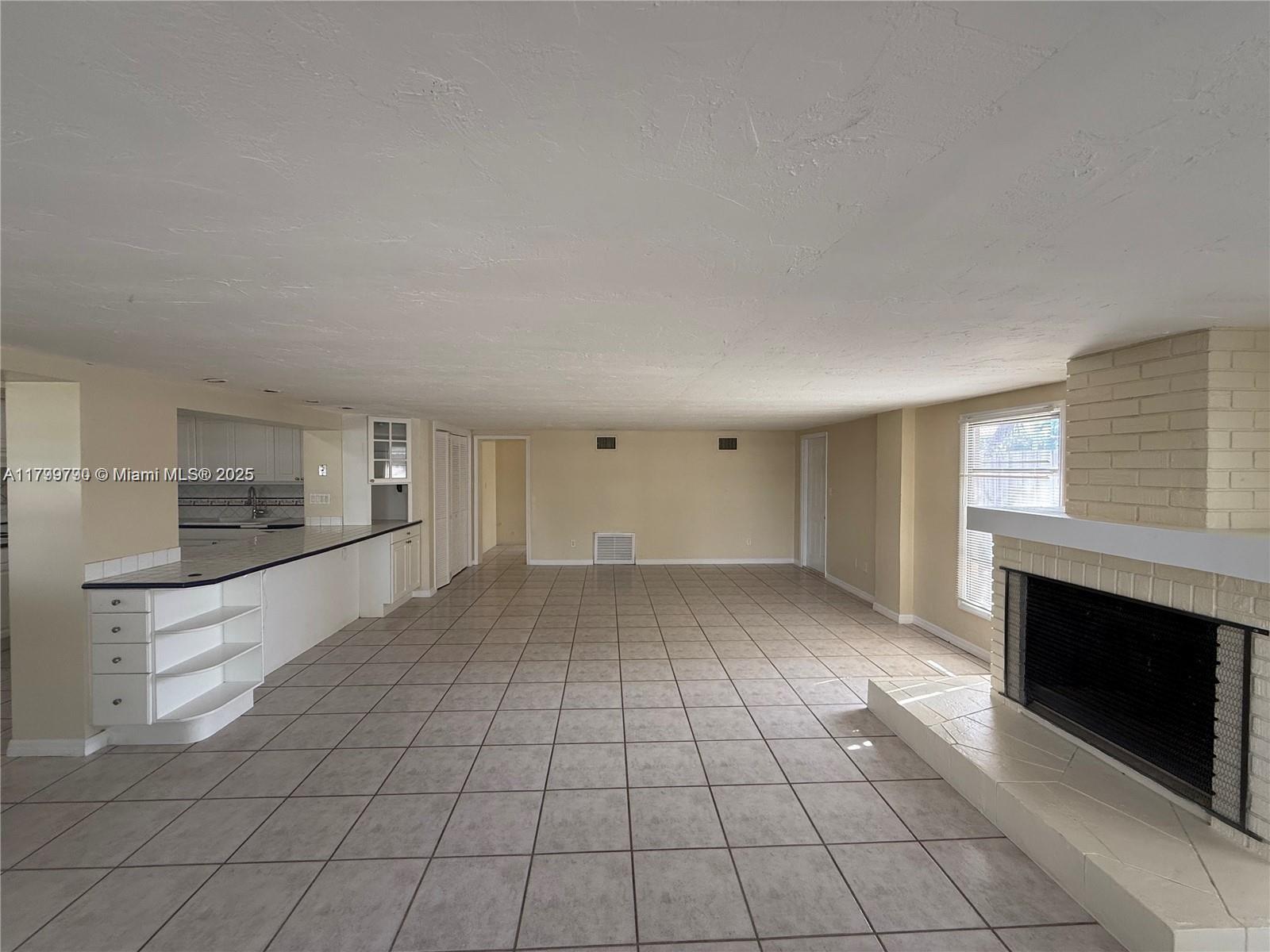 6216 NW 9th Ct