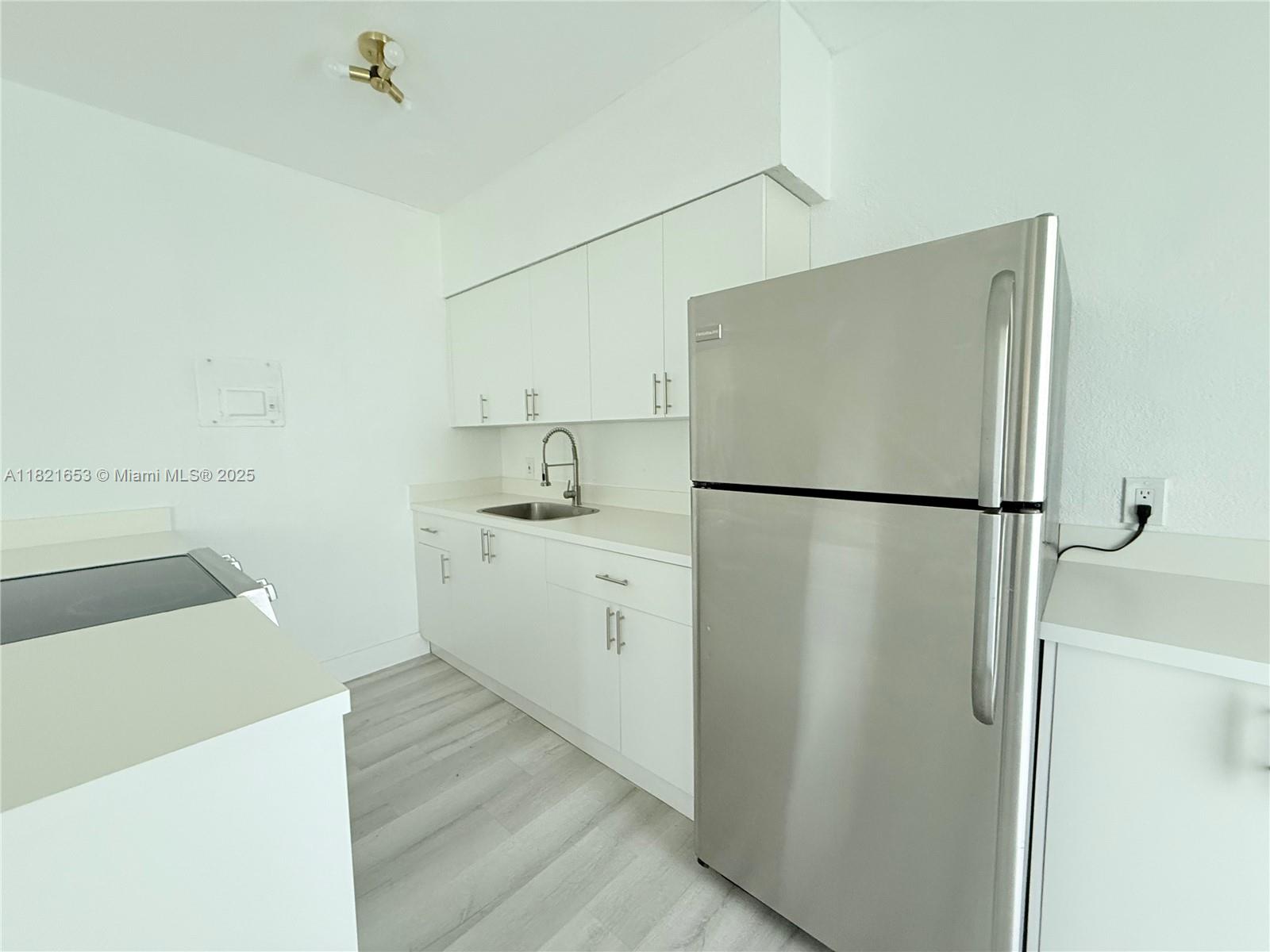 Rental Property at 9270 E Bay Harbor Dr 4A, Bay Harbor Islands, Miami-Dade County, Florida - Bedrooms: 1 
Bathrooms: 1  - $2,100 MO.