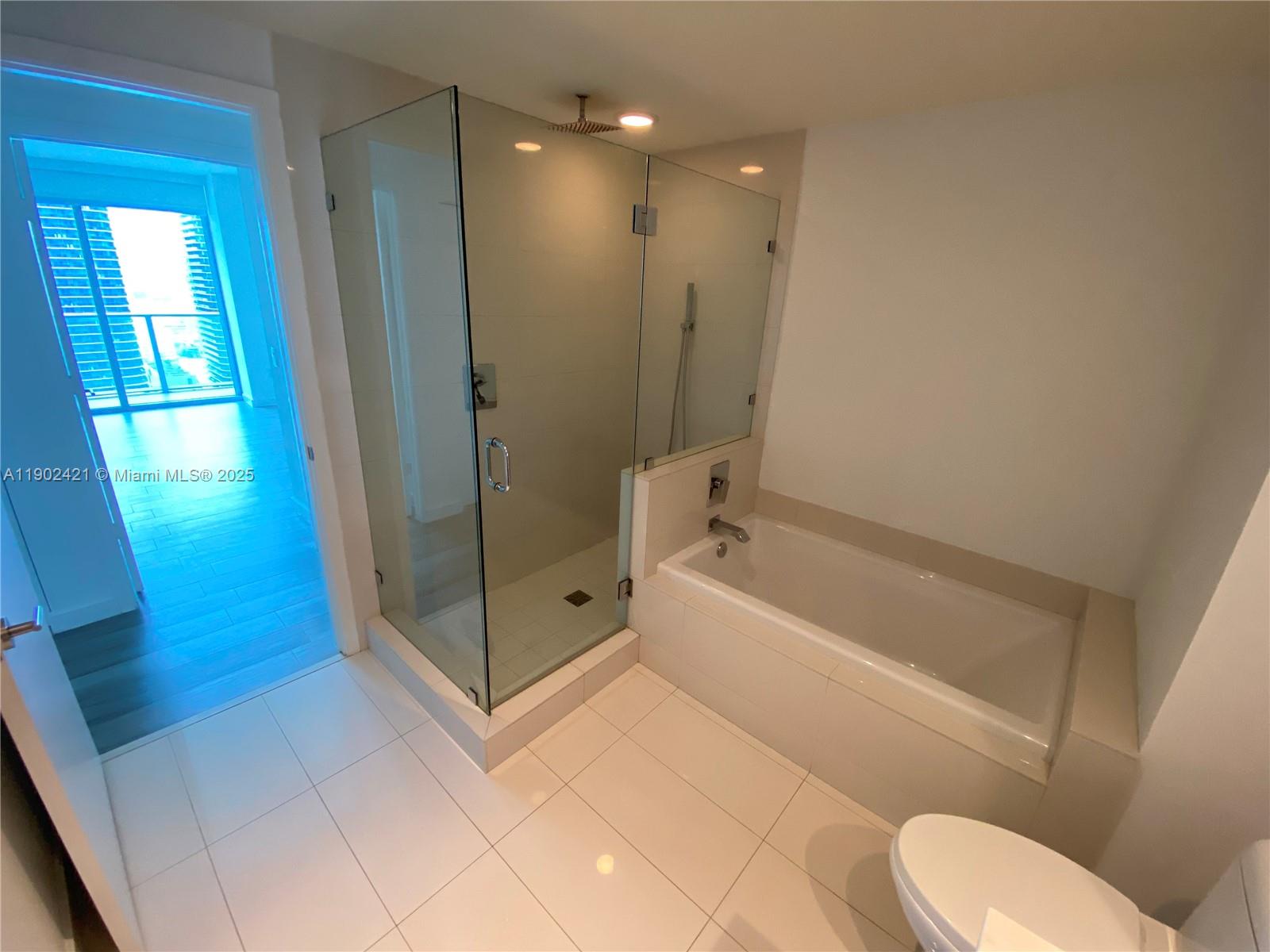 1100 MILLECENTO RESIDENCE - Residential Lease