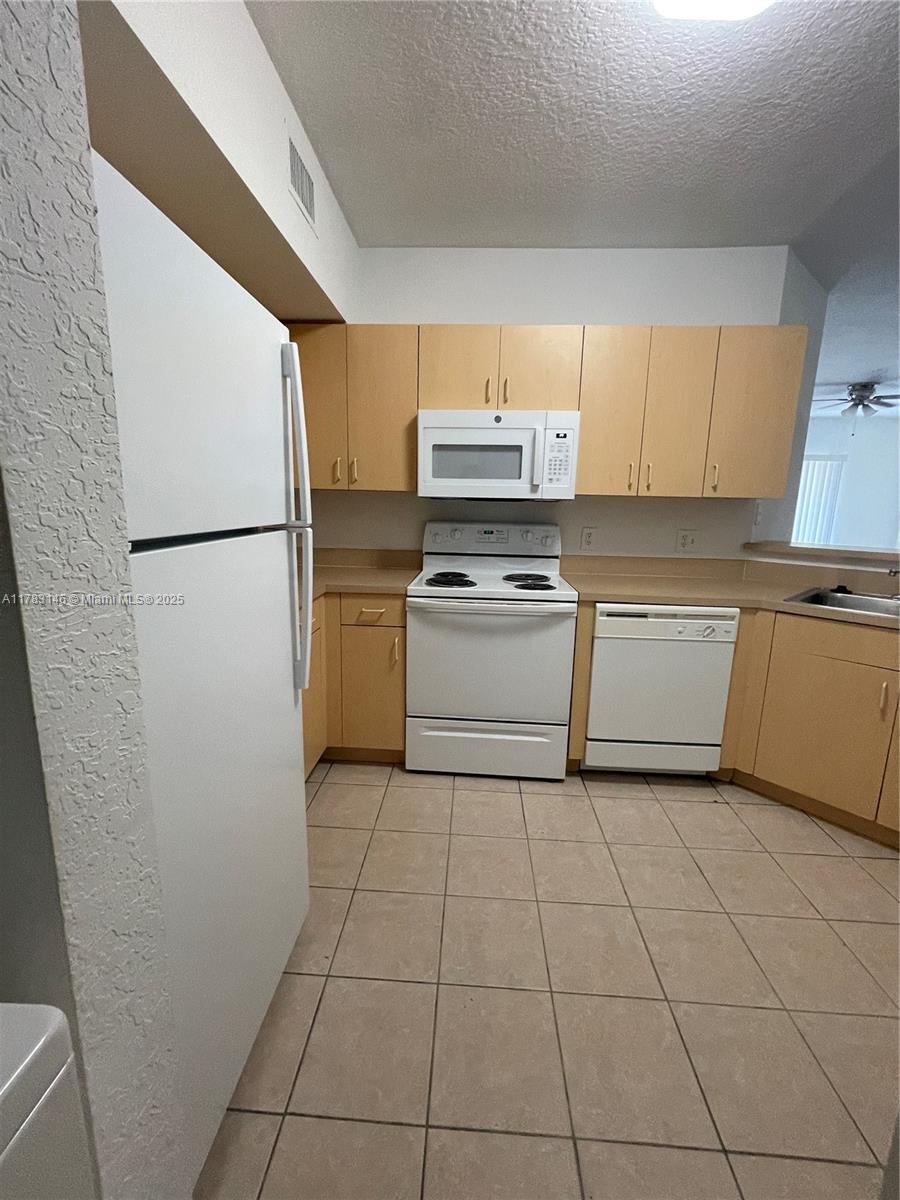 BELMONT AT NORTH LAUDERDA - Residential