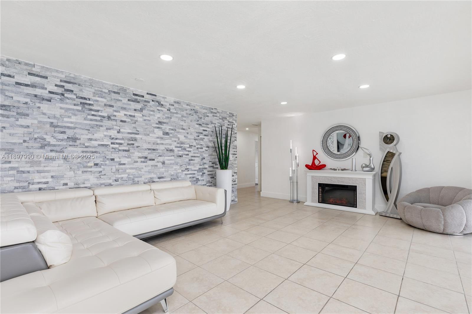 CAROL CITY 2ND ADDN - Residential