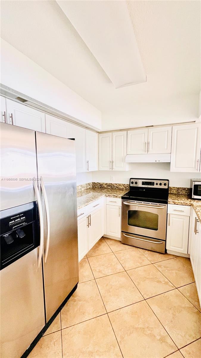 VILLA RUSTICA I CONDO - Residential Lease