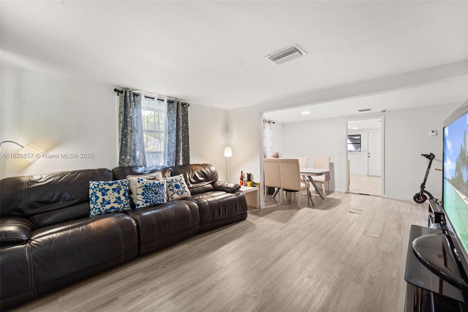349 NW 41st St